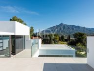 Semi Detached Villa for sale in Nueva Andalucia