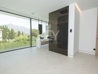 Semi Detached Villa for sale in Nueva Andalucia