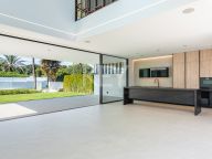 Semi Detached Villa for sale in Nueva Andalucia