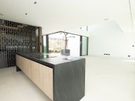 Semi Detached Villa for sale in Nueva Andalucia