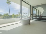 Semi Detached Villa for sale in Nueva Andalucia