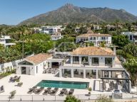 Villa en venta en Rocio de Nagüeles, Marbella Golden Mile