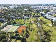 Villa en venta en El Campanario, Estepona