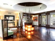 Villa en venta en El Campanario, Estepona