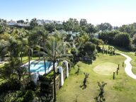 Villa en venta en El Campanario, Estepona