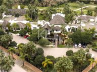 Villa en venta en El Campanario, Estepona