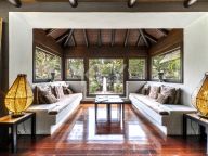 Villa en venta en El Campanario, Estepona