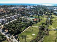 Villa en venta en El Campanario, Estepona