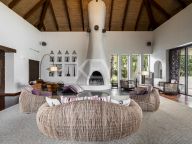 Villa en venta en El Campanario, Estepona