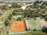 Villa en venta en El Campanario, Estepona