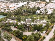 Villa en venta en El Campanario, Estepona