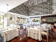 Villa en venta en El Campanario, Estepona
