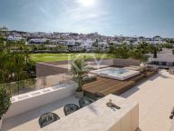 Villa en venta en El Campanario, Estepona