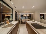 Semi Detached House for sale in Peñablanca, Nueva Andalucia