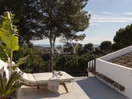 Semi Detached House for sale in Peñablanca, Nueva Andalucia