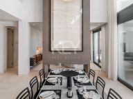 Villa for sale in El Paraiso, Estepona
