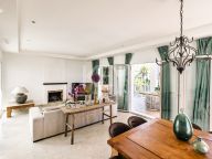 Villa for sale in New Golden Mile, Estepona