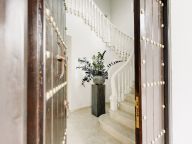 Villa for sale in New Golden Mile, Estepona