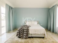 Villa for sale in New Golden Mile, Estepona