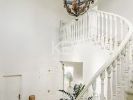 Villa for sale in New Golden Mile, Estepona