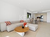 Villa Pareada en venta en El Paraiso, Estepona