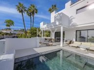 Villa Pareada en venta en El Paraiso, Estepona