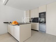 Villa Pareada en venta en El Paraiso, Estepona