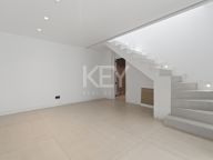 Villa Pareada en venta en El Paraiso, Estepona