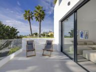 Villa Pareada en venta en El Paraiso, Estepona