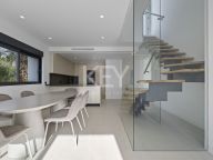 Villa Pareada en venta en El Paraiso, Estepona
