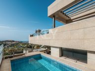 Duplex Penthouse for sale in Los Arrayanes, Nueva Andalucia