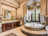 Villa en venta en Sierra Blanca, Marbella Golden Mile