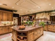 Villa en venta en Sierra Blanca, Marbella Golden Mile