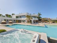 Villa en venta en La Cerquilla, Nueva Andalucia
