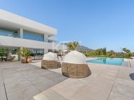 Villa en venta en La Cerquilla, Nueva Andalucia