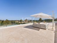 Villa en venta en La Cerquilla, Nueva Andalucia
