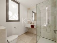 Villa en venta en La Cerquilla, Nueva Andalucia