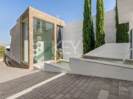 Villa en venta en La Cerquilla, Nueva Andalucia