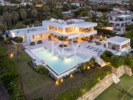 Villa en venta en La Cerquilla, Nueva Andalucia