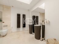 Villa en venta en La Cerquilla, Nueva Andalucia