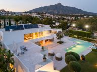 Villa en venta en La Cerquilla, Nueva Andalucia