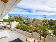 Apartment for sale in Las Terrazas de Las Lomas, Marbella Golden Mile