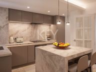 Villa for sale in Fuente del Espanto, Benahavis