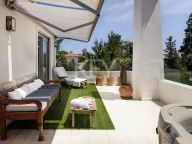 Villa for sale in Fuente del Espanto, Benahavis