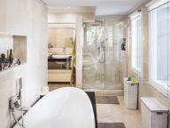 Villa for sale in Fuente del Espanto, Benahavis
