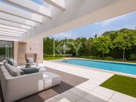 Вилла на продажу в El Paraiso, Эстепона