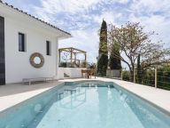 Villa for sale in Elviria, Marbella East
