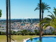 Апартамент на продажу в Las Lomas del Marbella Club, Золотая Миля