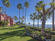 Ground Floor Apartment for sale in Menara Beach, Estepona