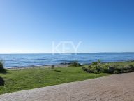 Ground Floor Apartment for sale in Menara Beach, Estepona